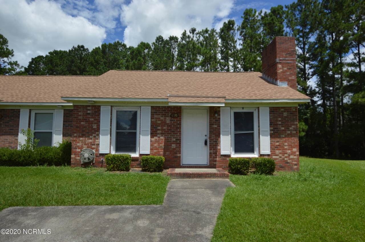 139 Windsor Court - Photo 1
