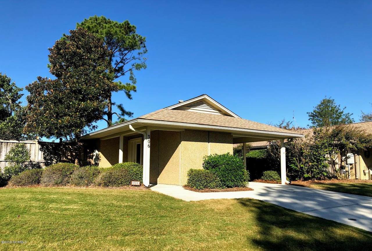 306 Halyard Court - Photo 1