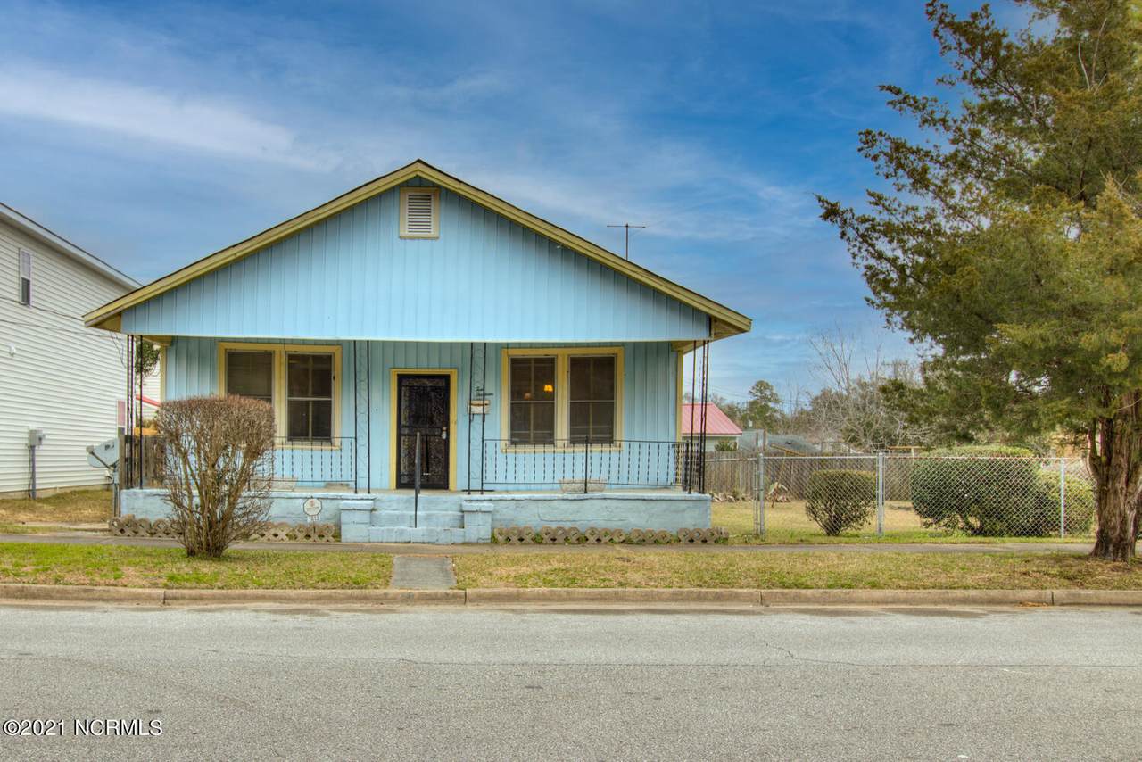 1013 Campbell Street - Photo 1