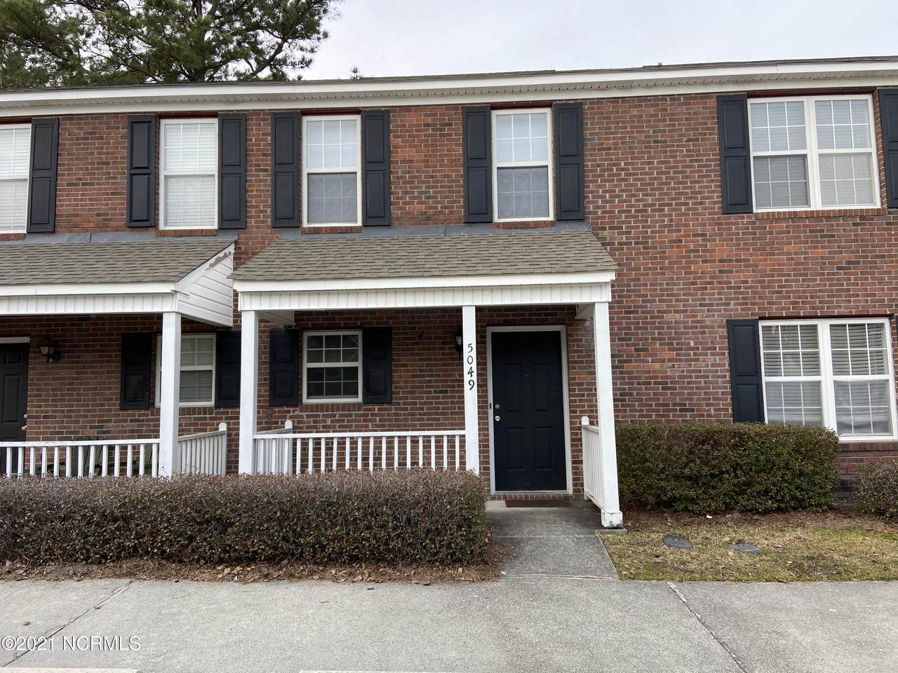 5049 Lampost Circle - Photo 1