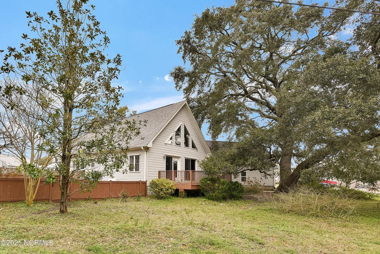 206 Seventh Street - Photo 1