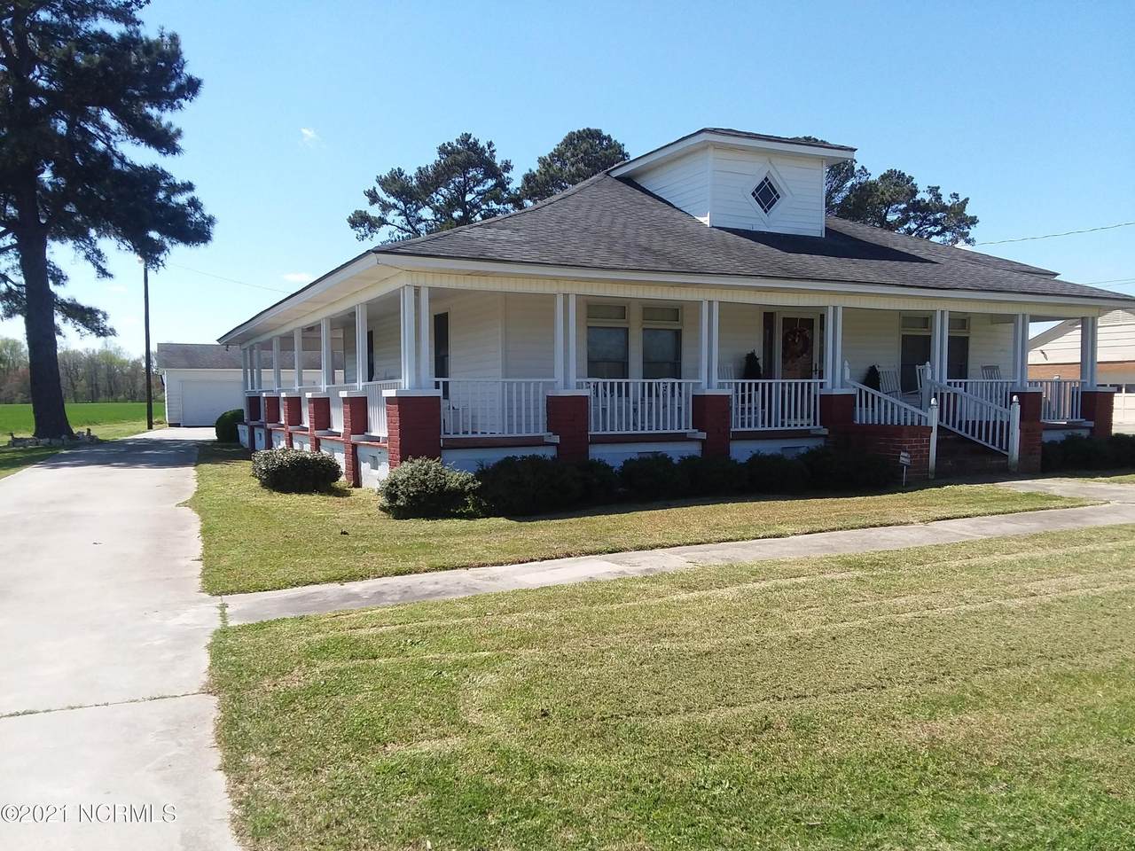 434 Maple Street - Photo 1