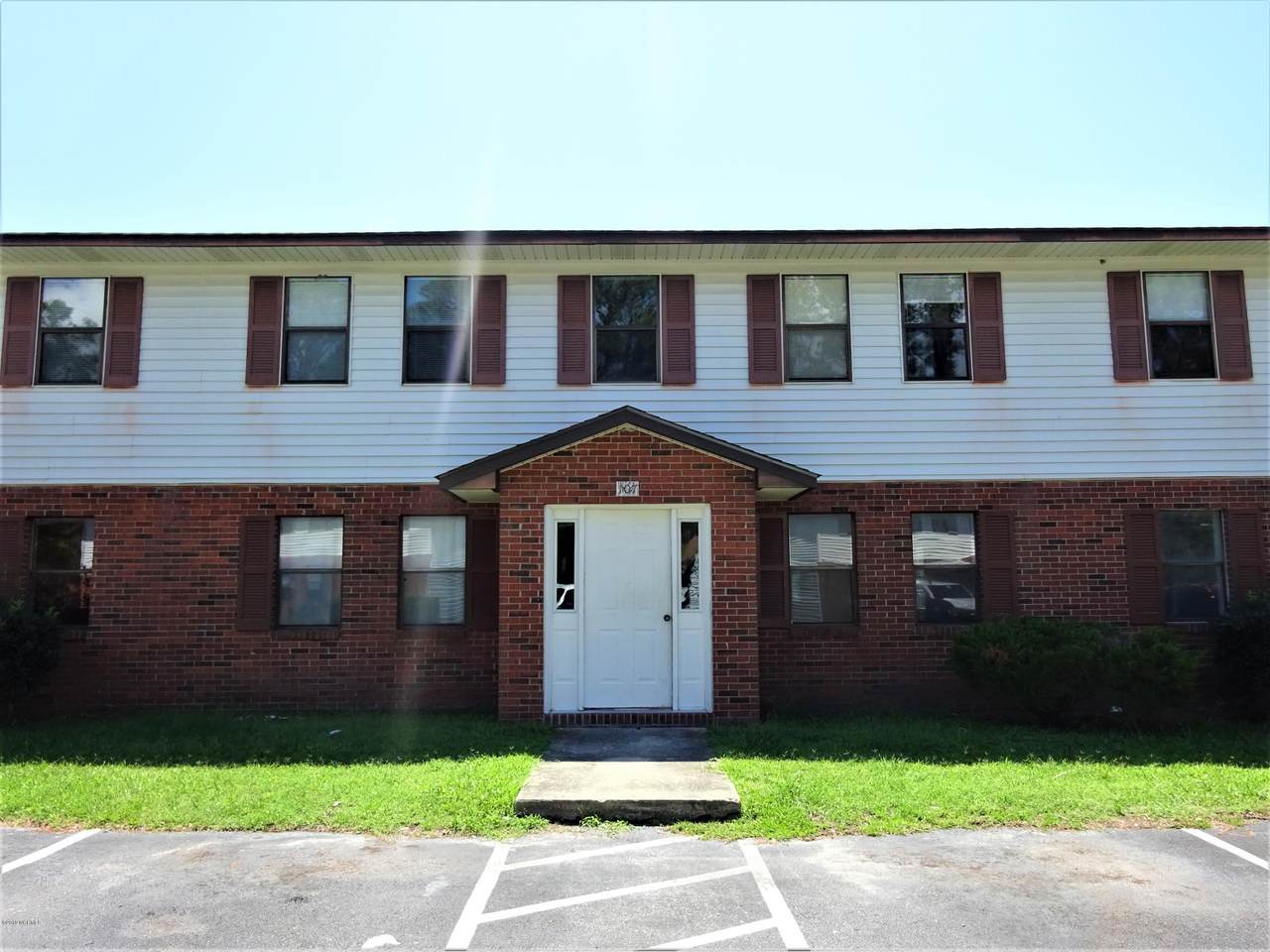 107 Ravenwood Drive - Photo 1