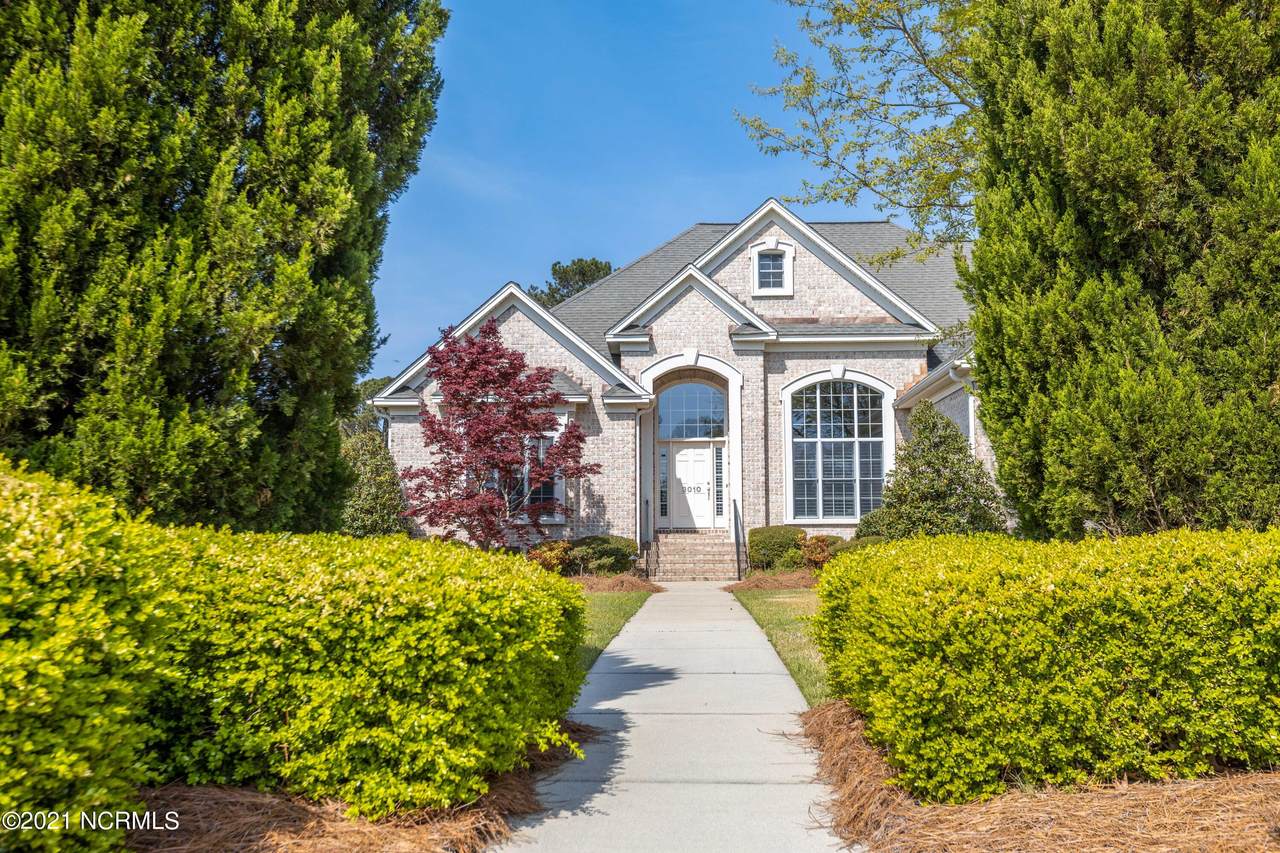 3010 Westview Drive - Photo 1