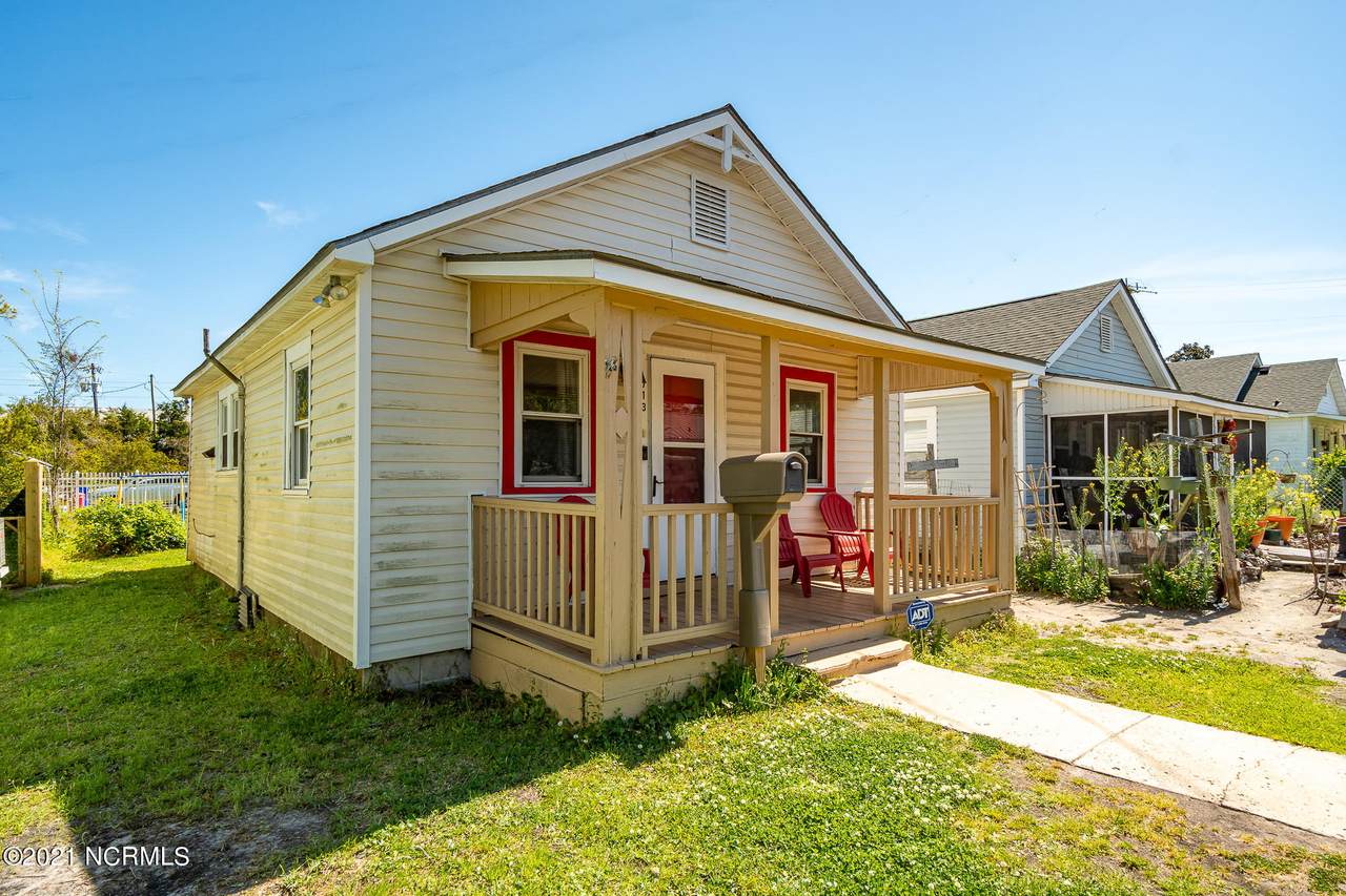 713 Broad Street - Photo 1