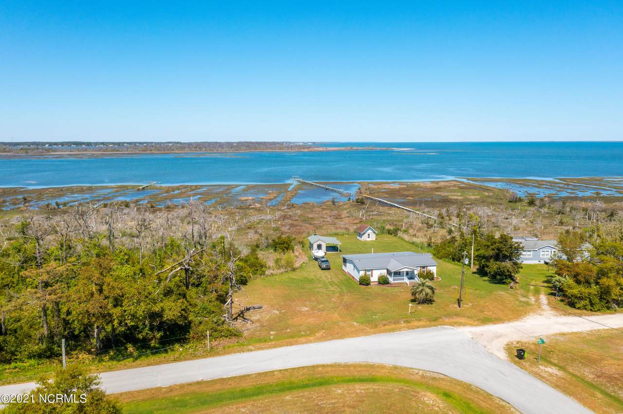 663 Bayview Drive - Photo 1