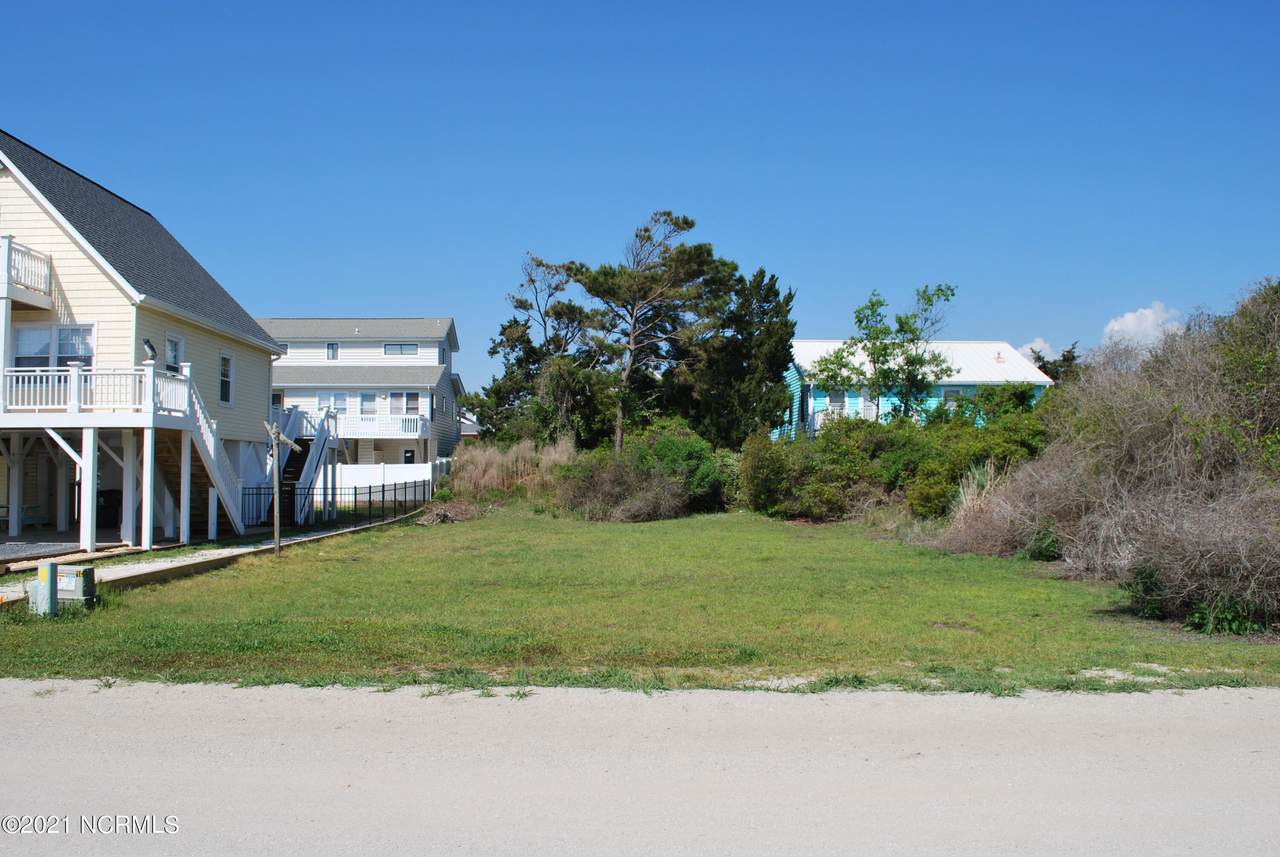 111 Seagull Drive - Photo 1
