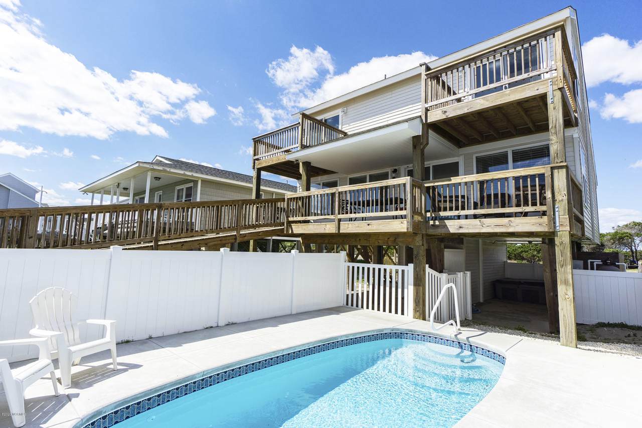 5117 Beach Drive - Photo 1
