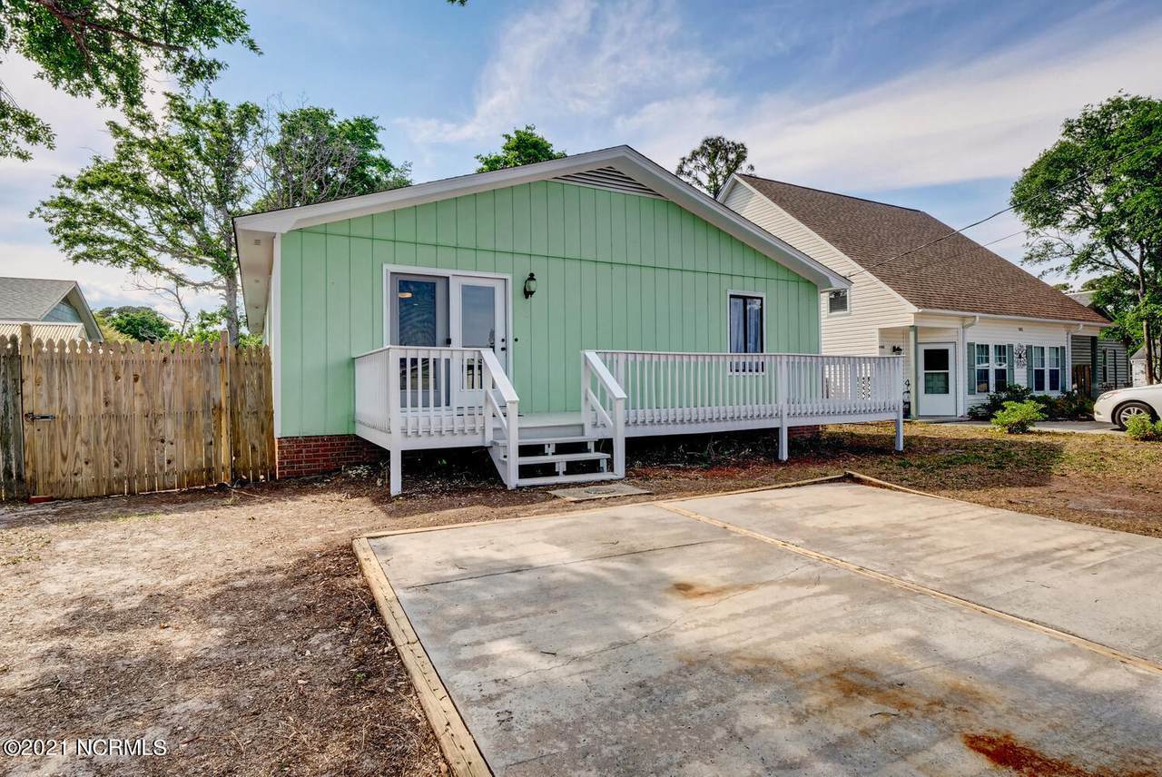 906 Fifth Street - Photo 1