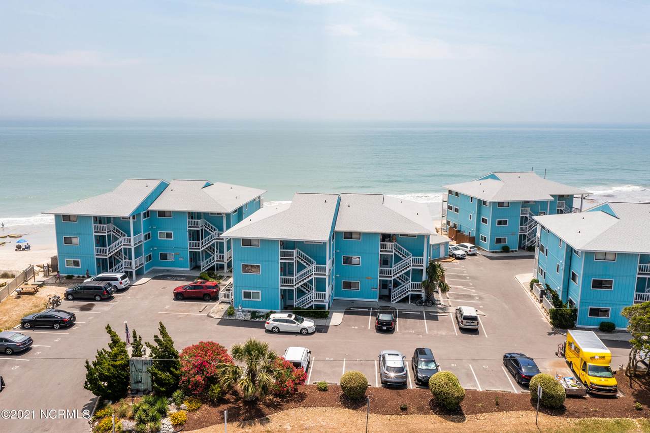 1437 Fort Fisher Boulevard - Photo 1