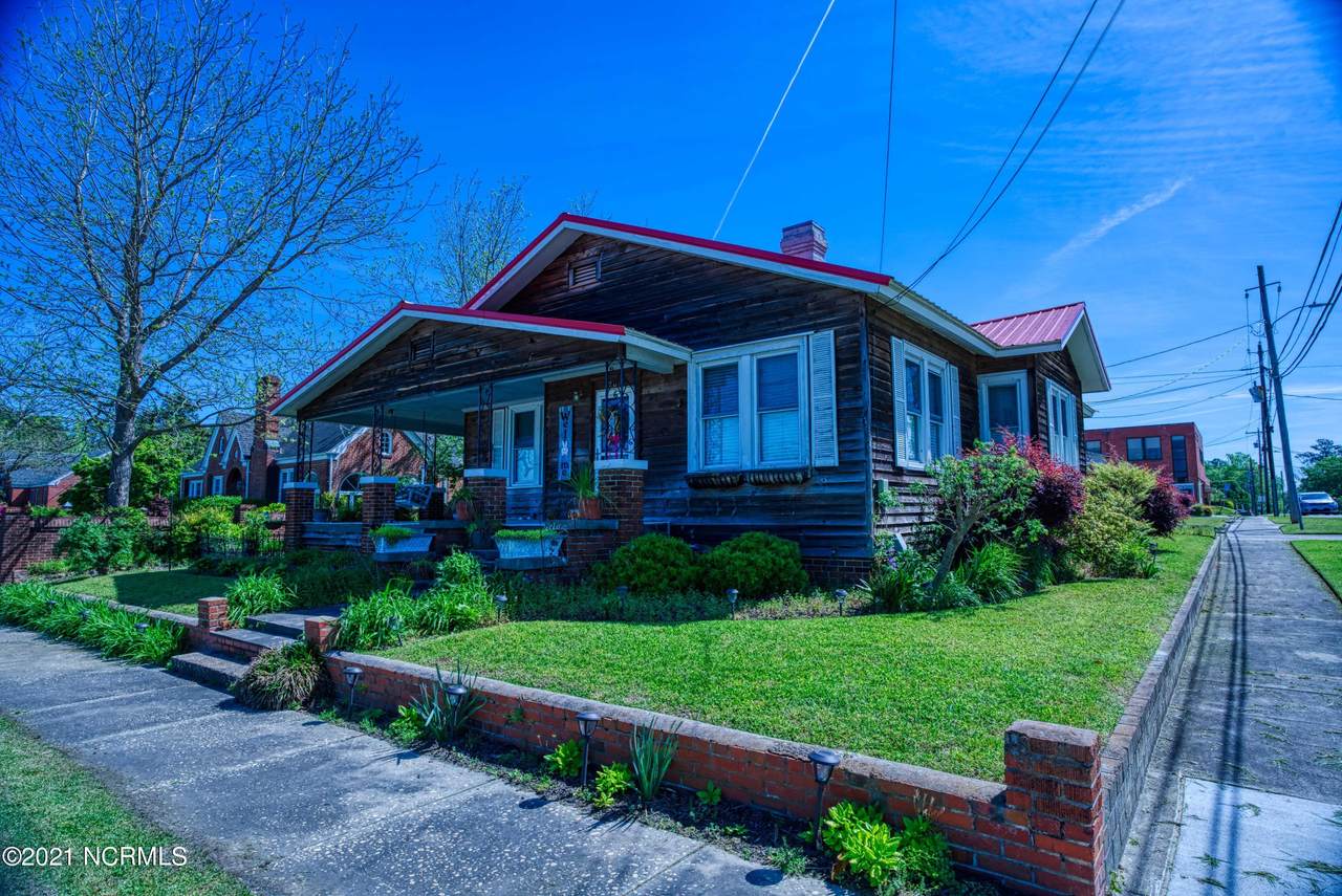 700 Lee Street - Photo 1