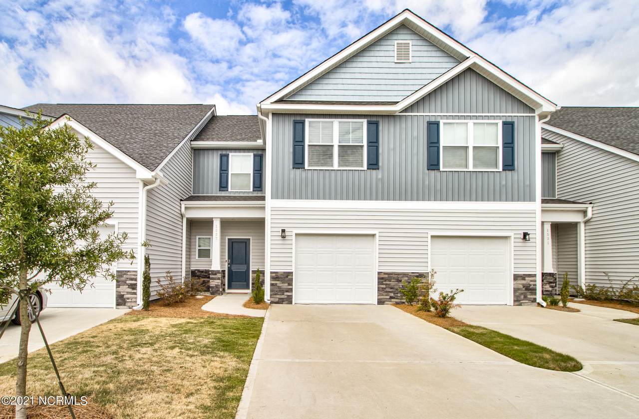 1527 Grey Cliff - Photo 1