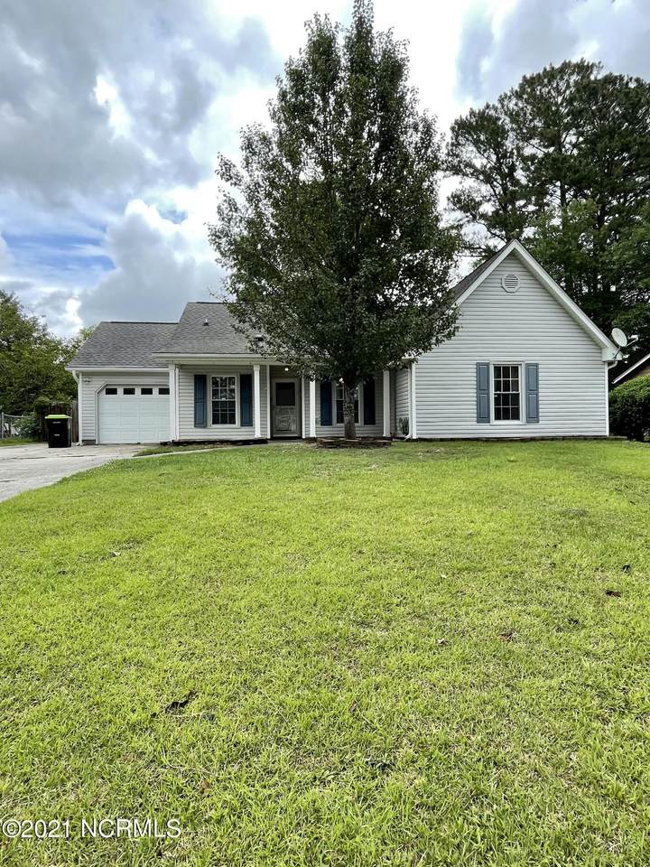 111 Broadleaf Drive - Photo 1