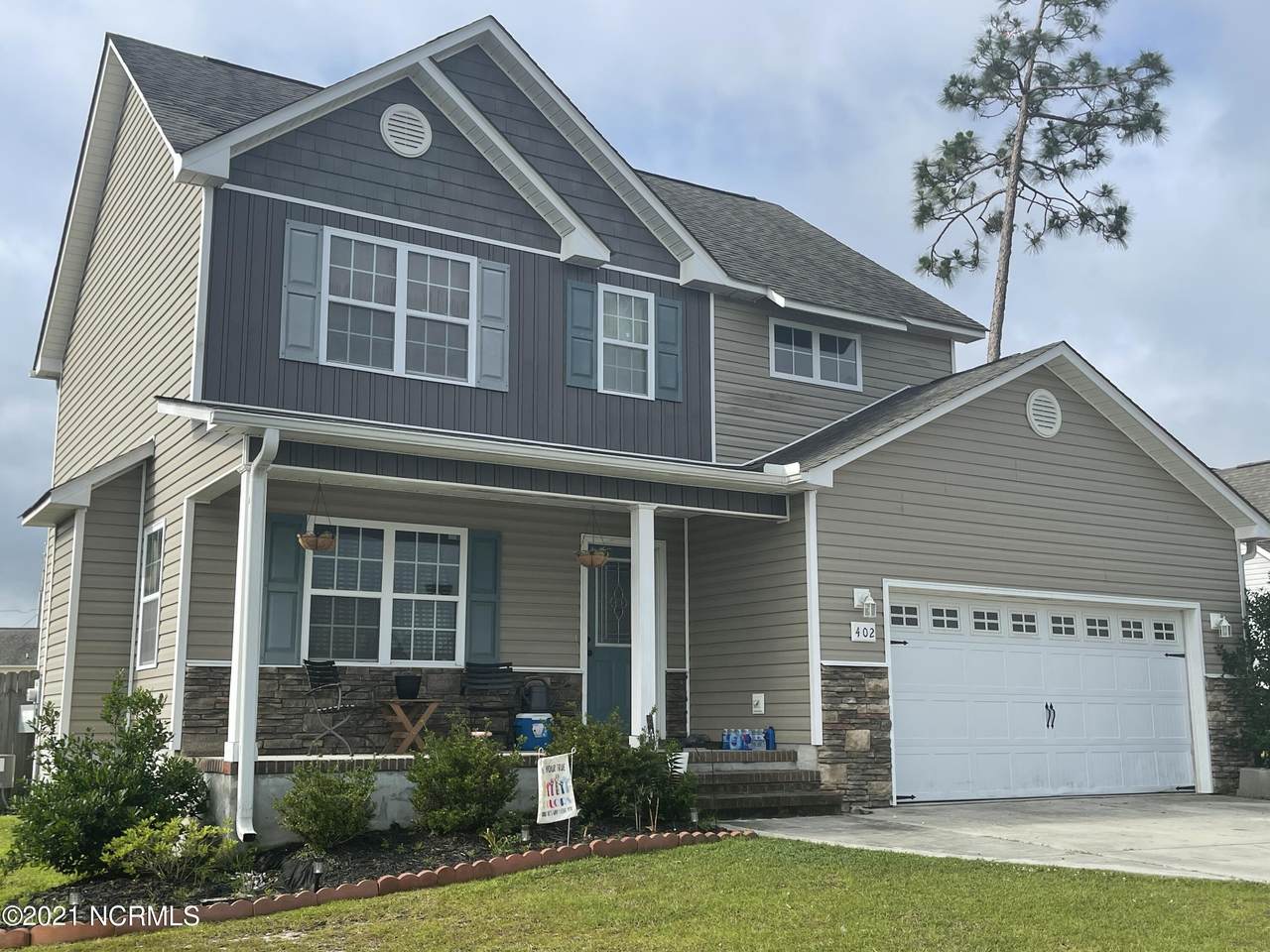 402 Bristol Lane - Photo 1