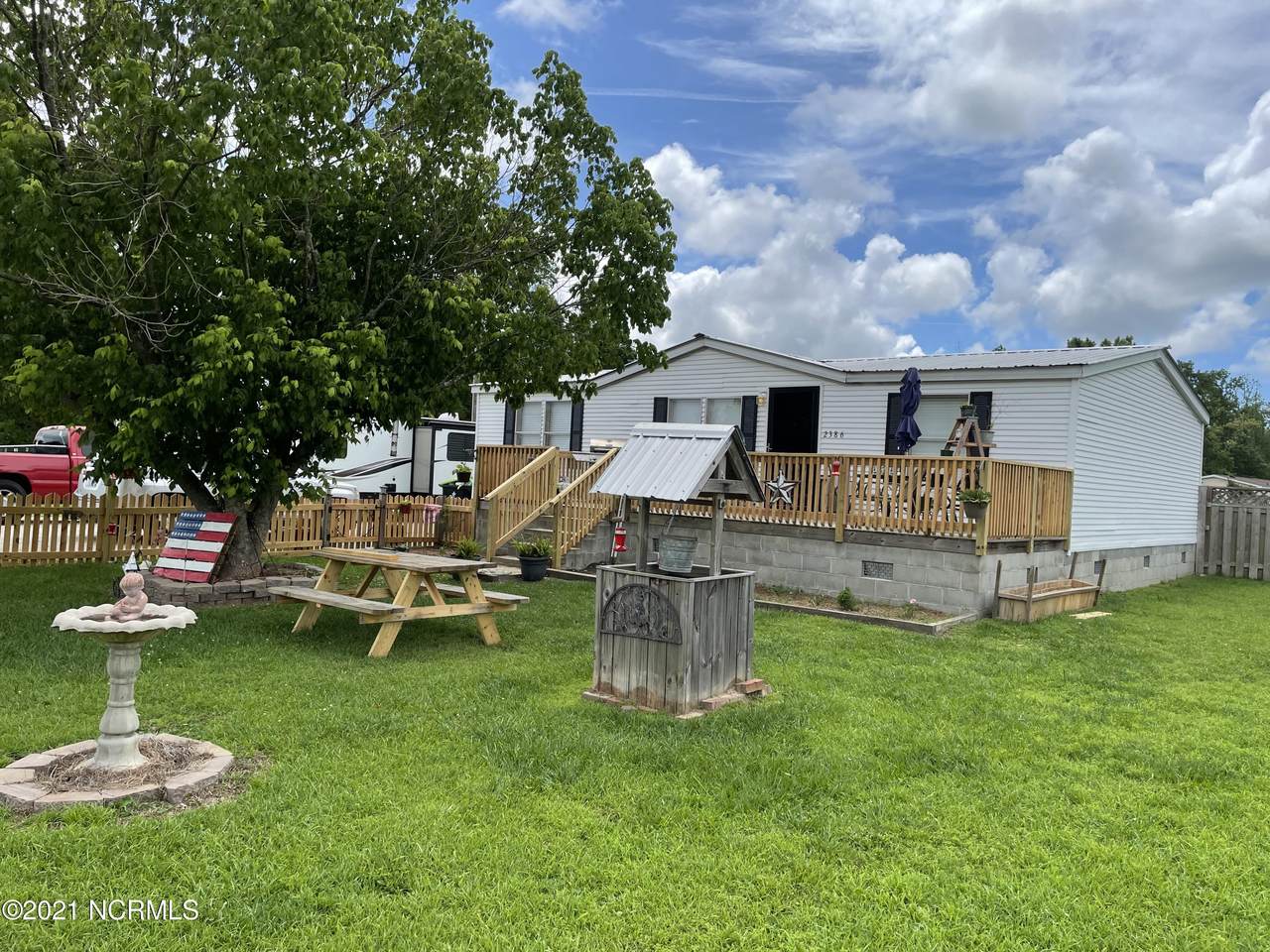 2386 Longwood Road - Photo 1