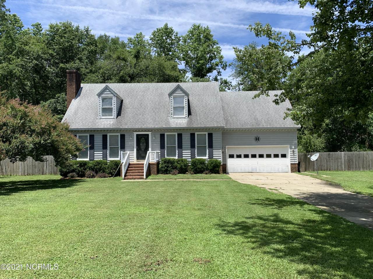 329 Wedgewood Drive - Photo 1