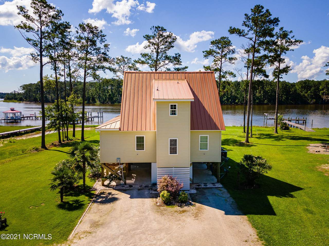 512 Joyner Drive - Photo 1