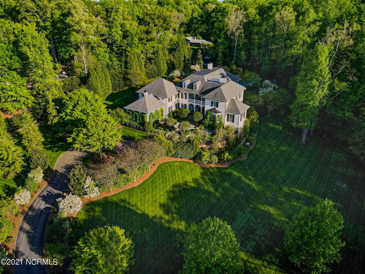 484 Stonegate Lane - Photo 1