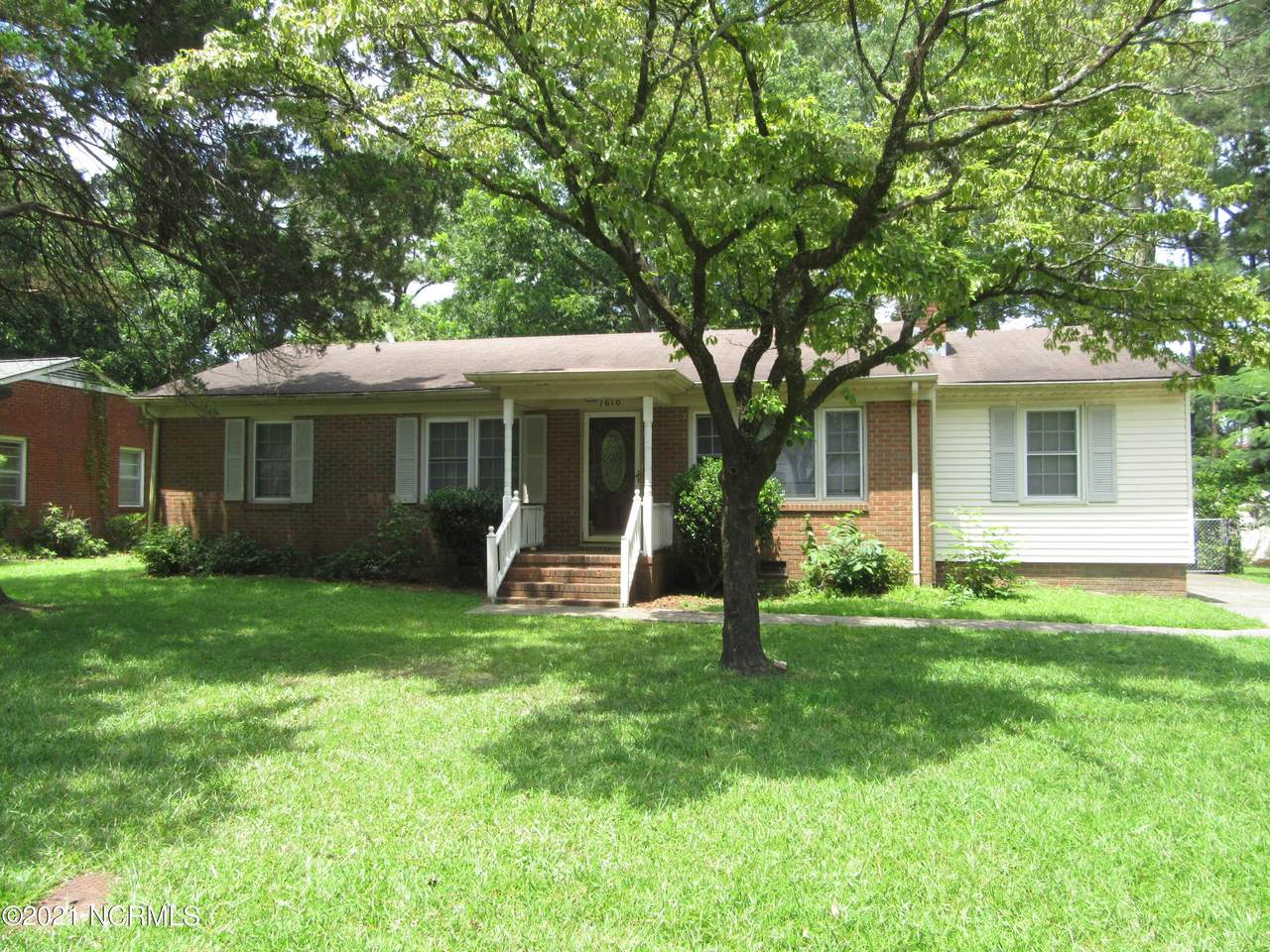 1610 Wright Road - Photo 1