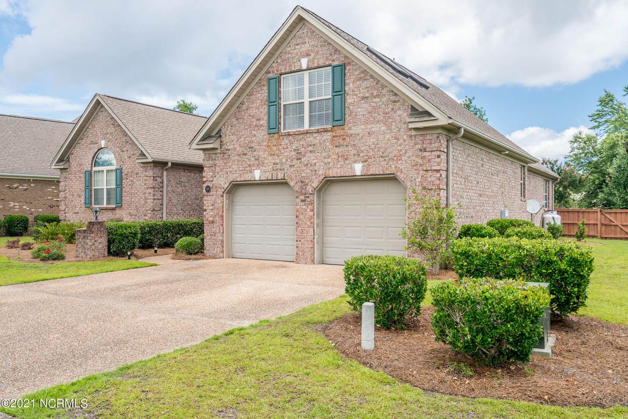 305 Island Cove Court - Photo 1