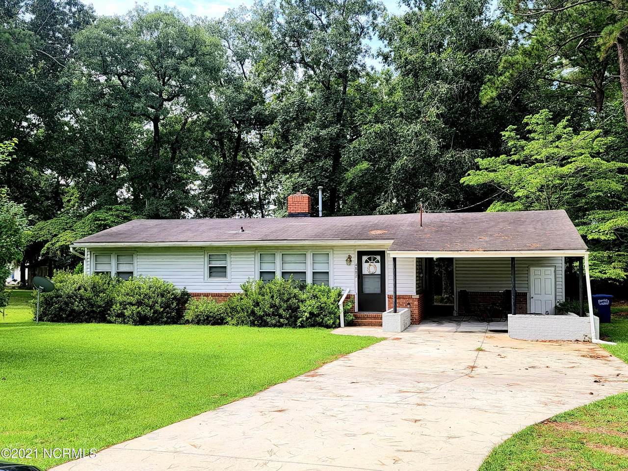 4882 River Road - Photo 1