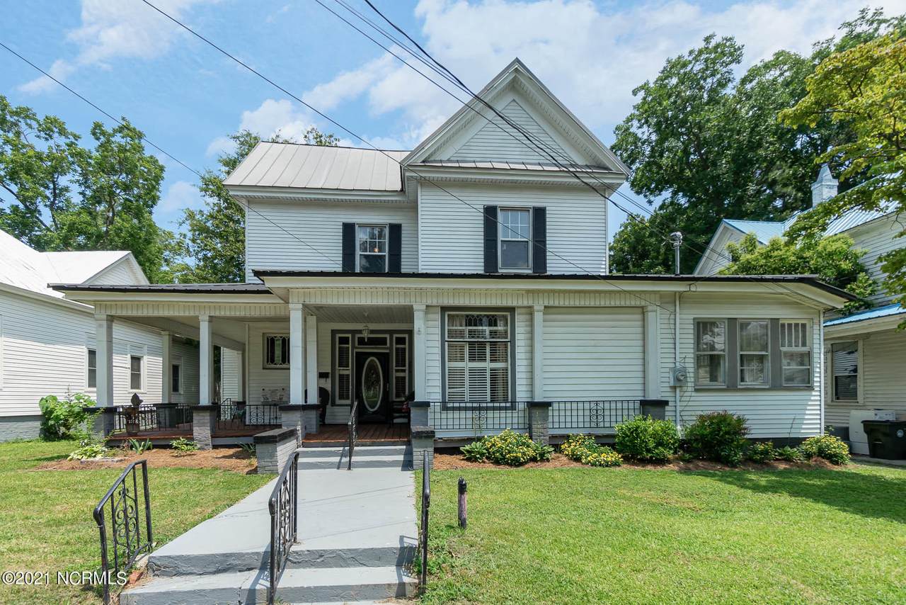 206 College Street - Photo 1