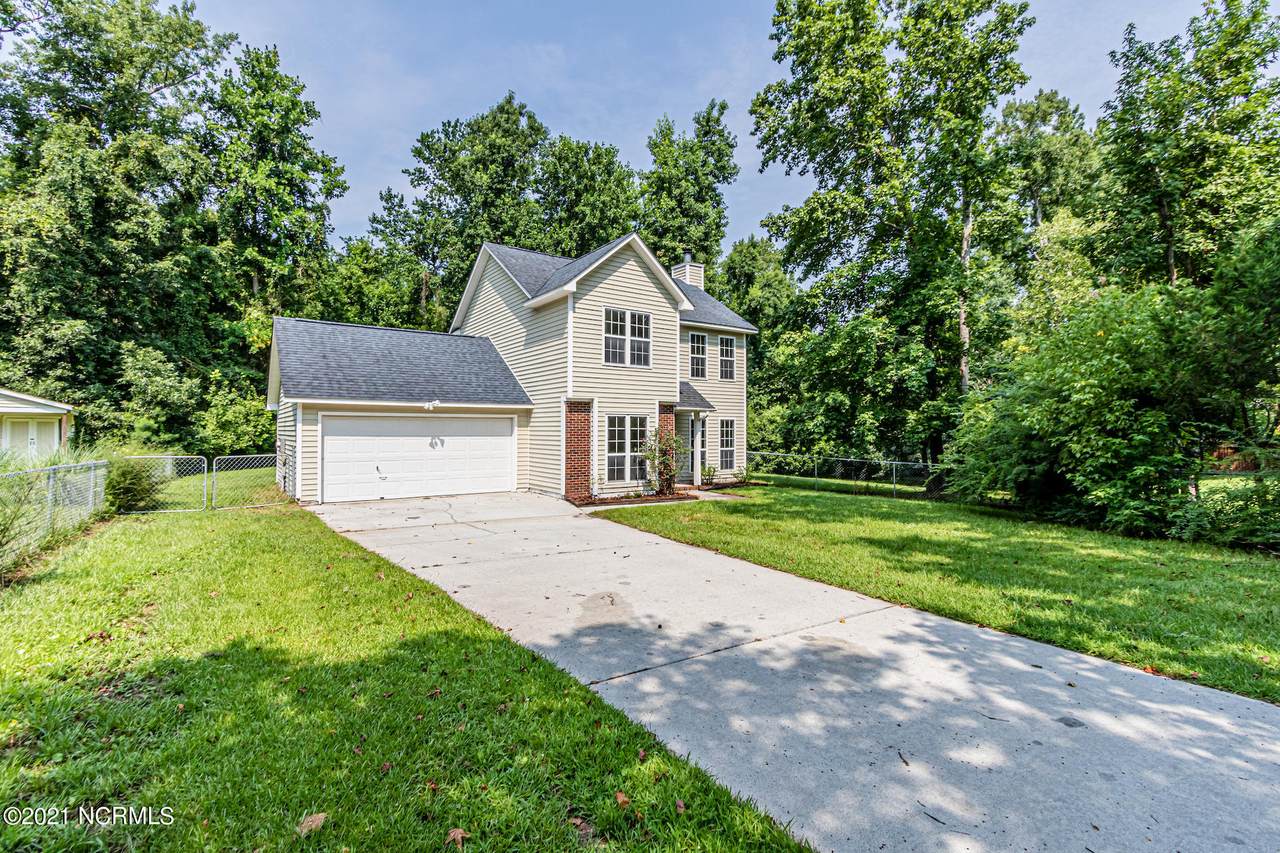 111 Sweetwater Drive - Photo 1