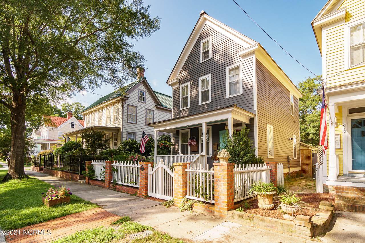 622 Front Street - Photo 1