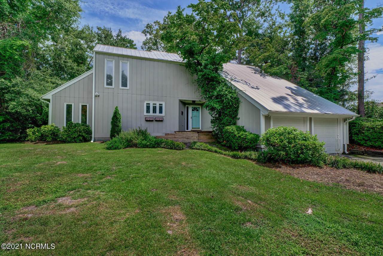 203 Ravenswood Road - Photo 1