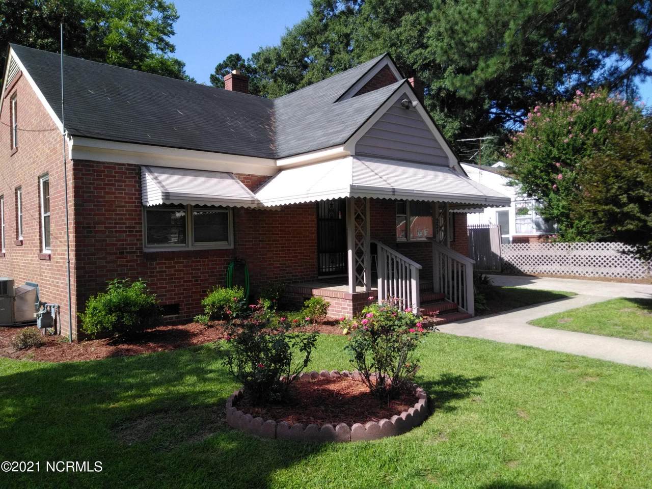 221 Amos Street - Photo 1