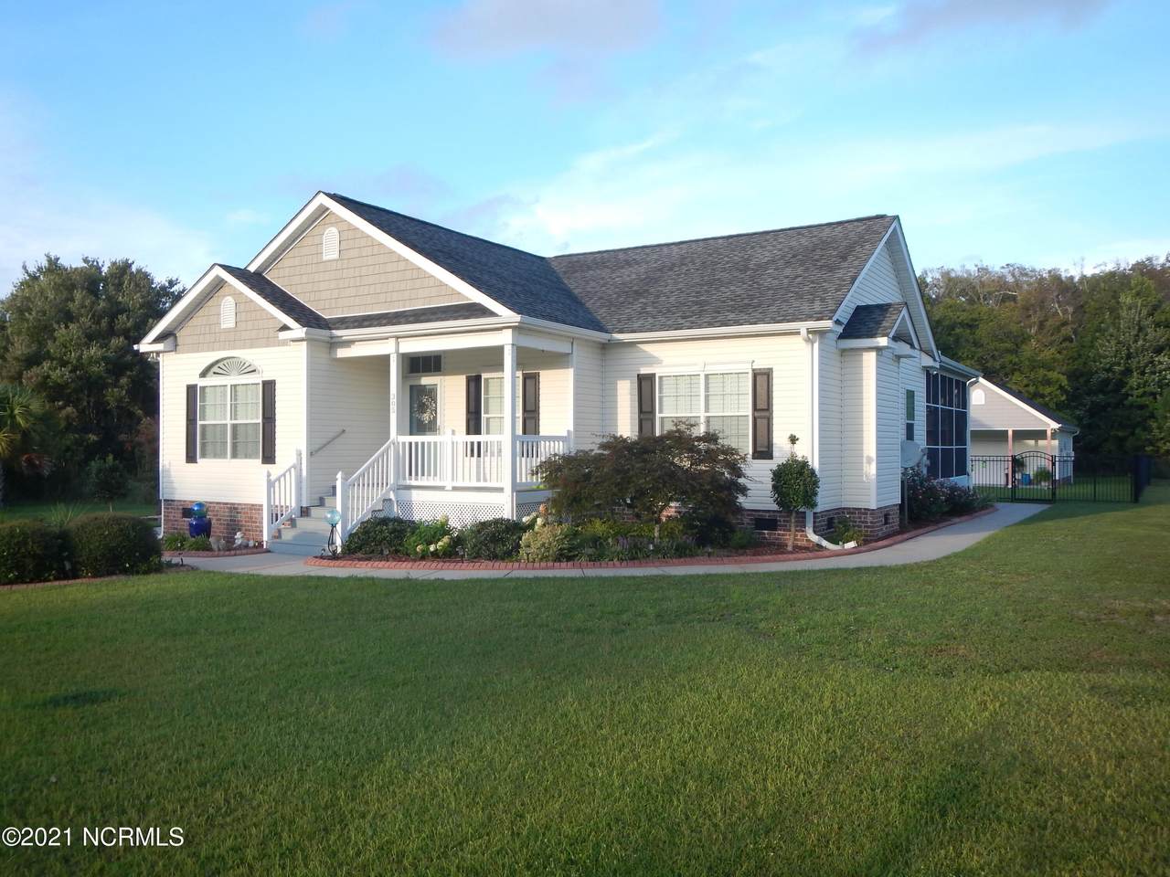 305 Clear Water Dr Drive - Photo 1
