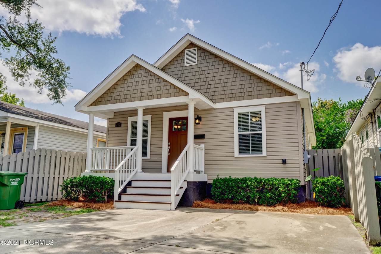 212 11th Street - Photo 1