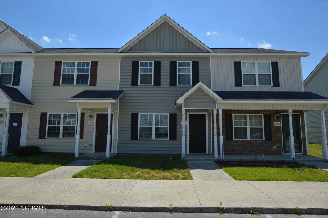 2009 Grandeur Avenue - Photo 1
