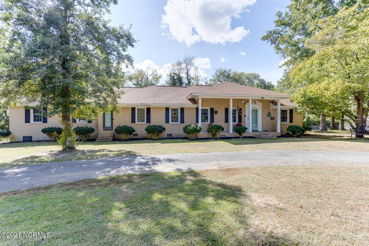 111 Harding Drive - Photo 1
