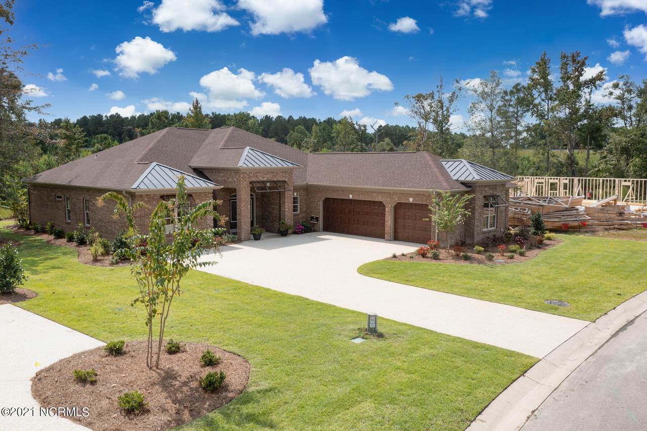 552 Sea Holly Drive - Photo 1