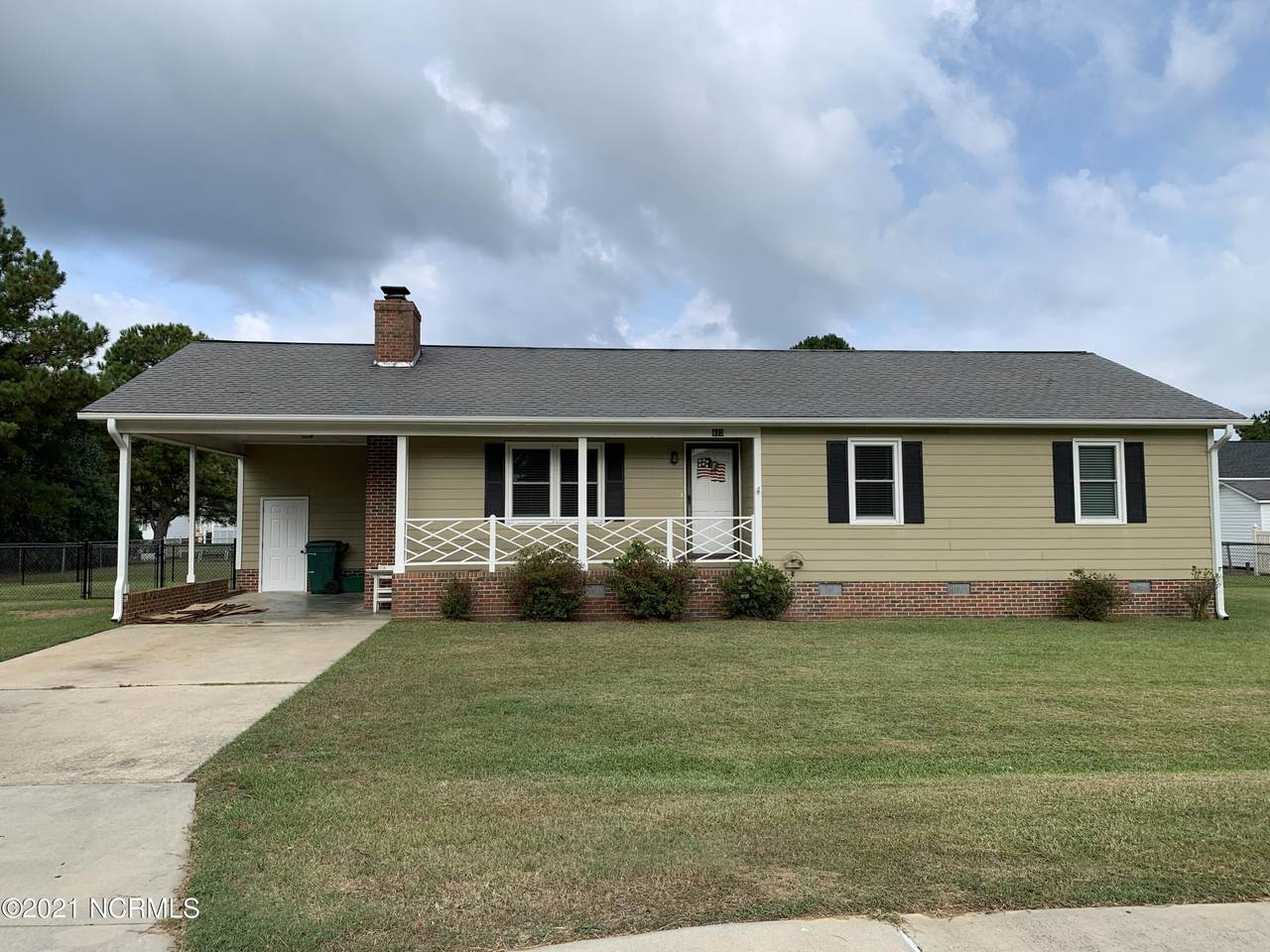 413 Peedin Avenue - Photo 1