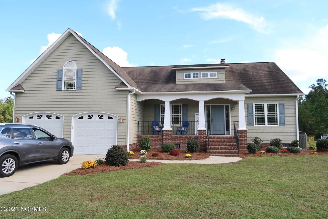 132 Finch Lane - Photo 1