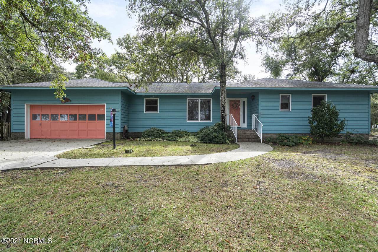 103 Throckmorton Street - Photo 1