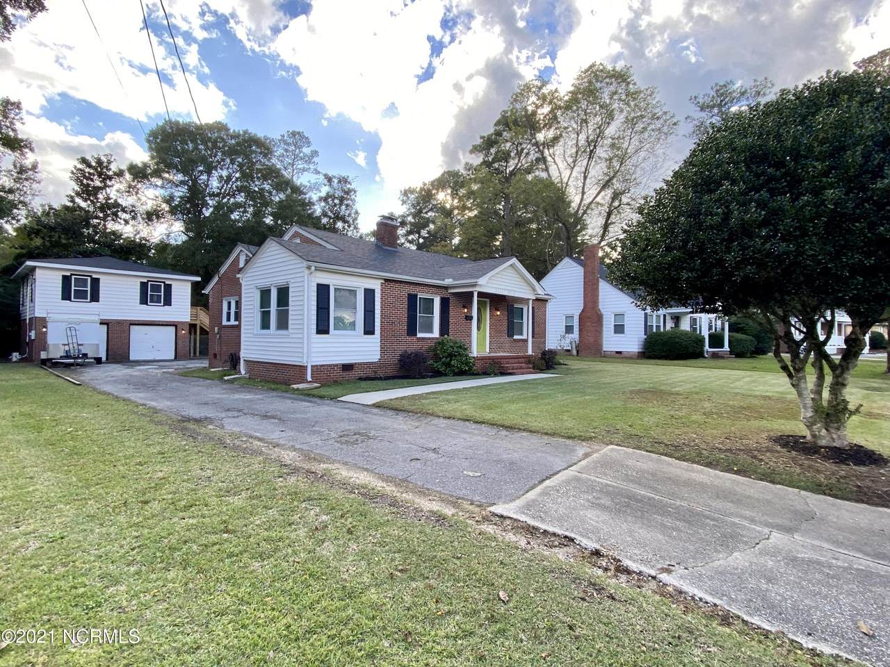 211 Brentwood Avenue - Photo 1