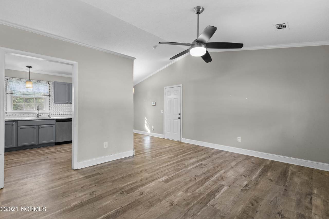103 Carolina Drive - Photo 1