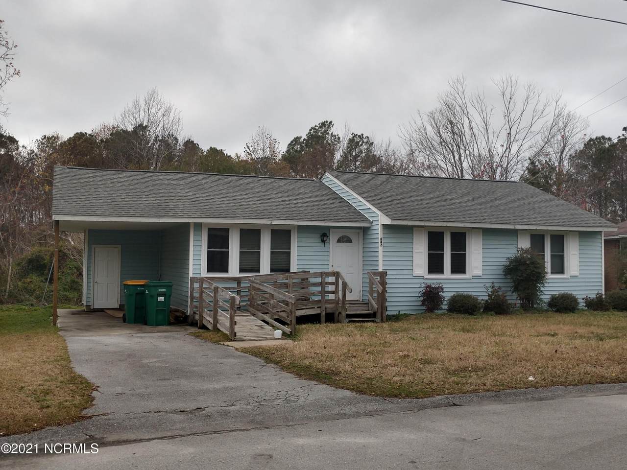 647 Shore Drive - Photo 1