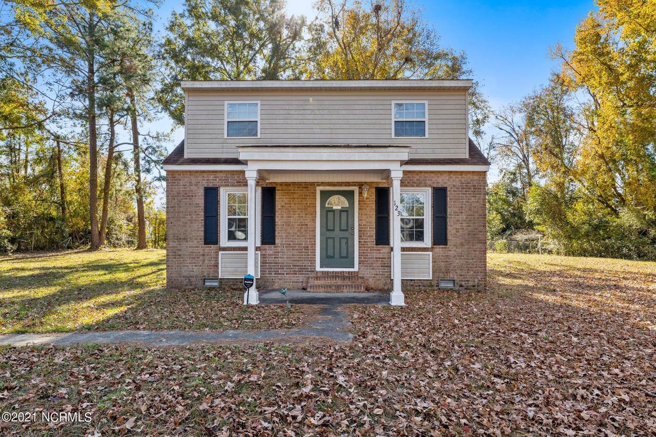 123 Pineview Street - Photo 1
