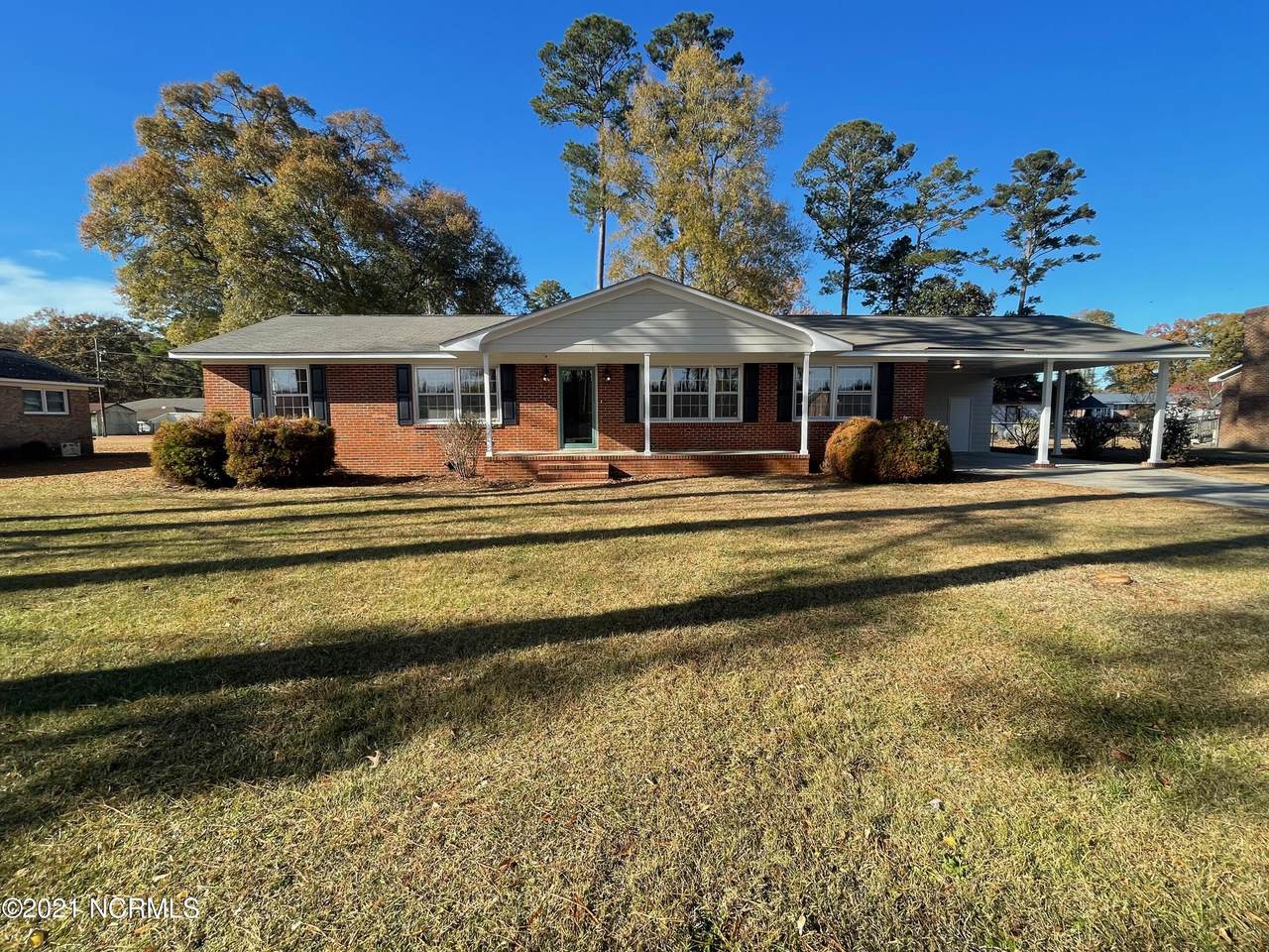 218 Magnolia Drive - Photo 1