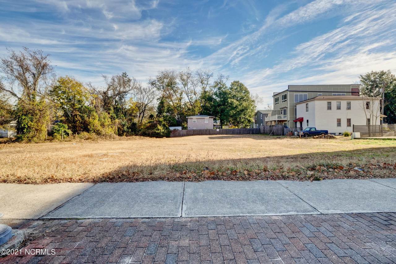 812 4th Street - Photo 1