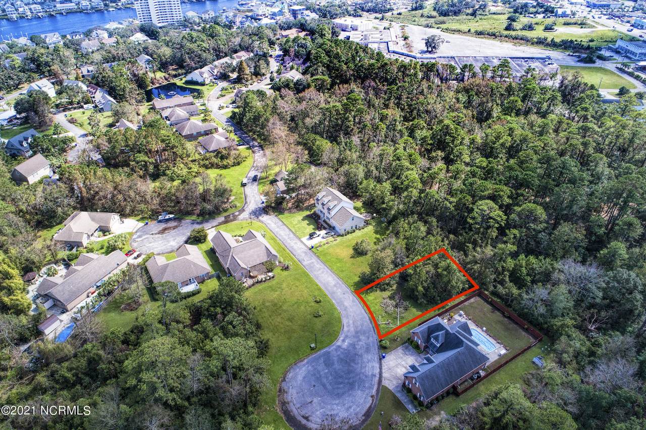 137 Lighthouse Drive - Photo 1