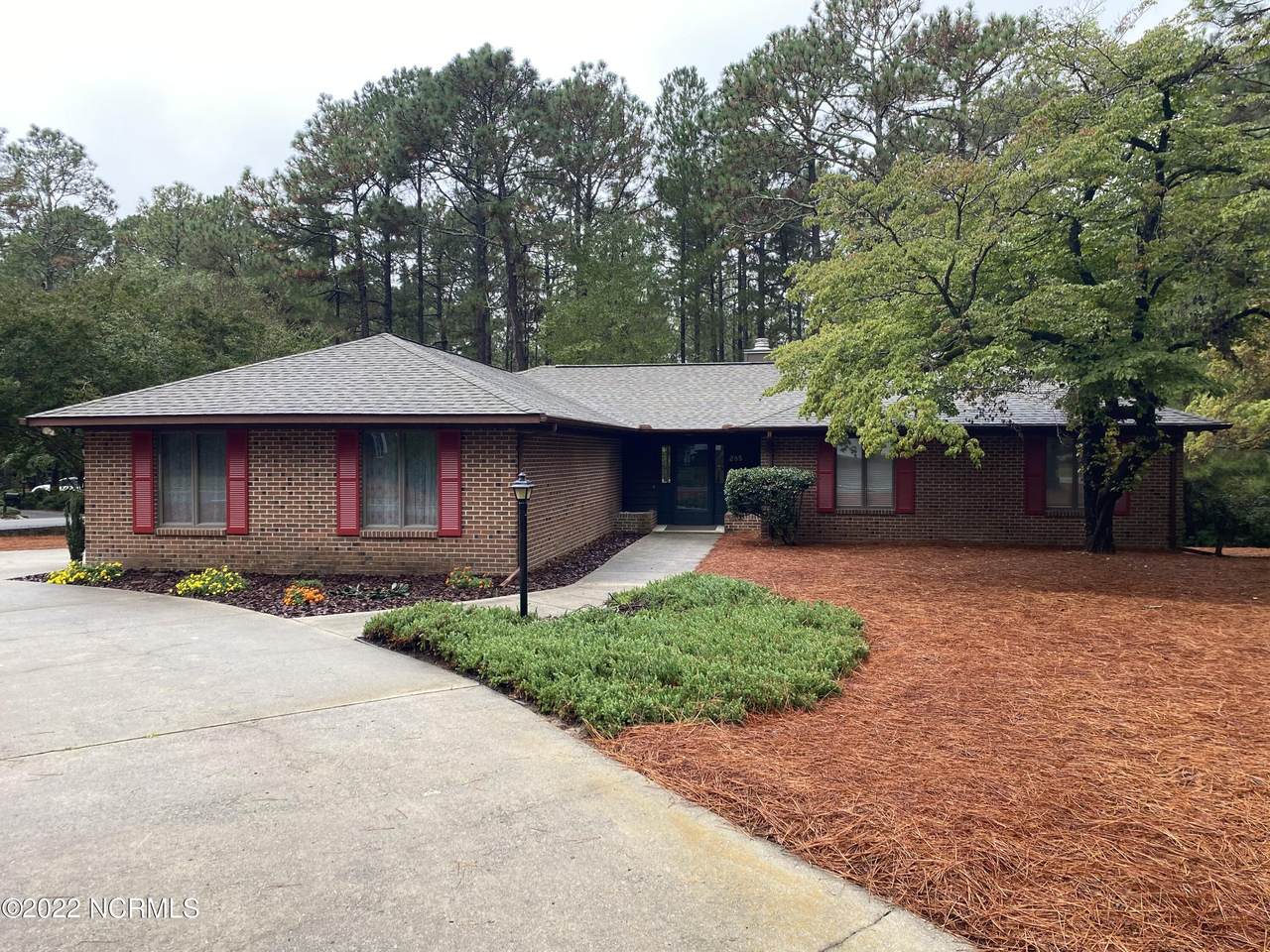 285 Lake Forest Drive - Photo 1