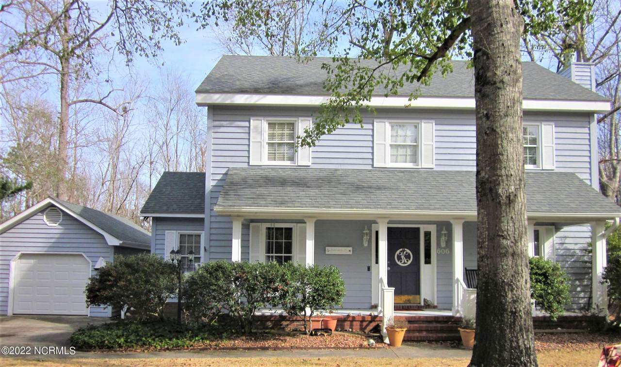 606 Aquarius Drive - Photo 1