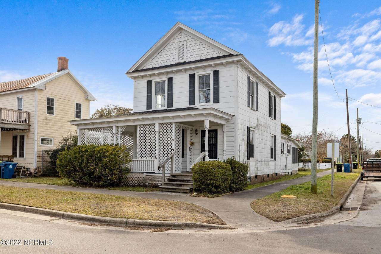 209 6th Street - Photo 1