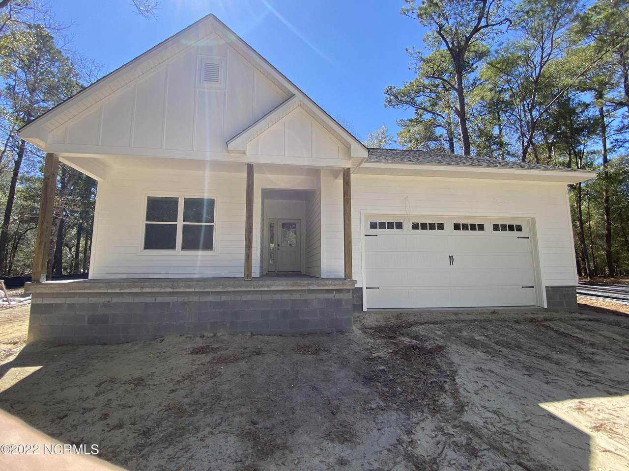 781 Lakeside Drive - Photo 1