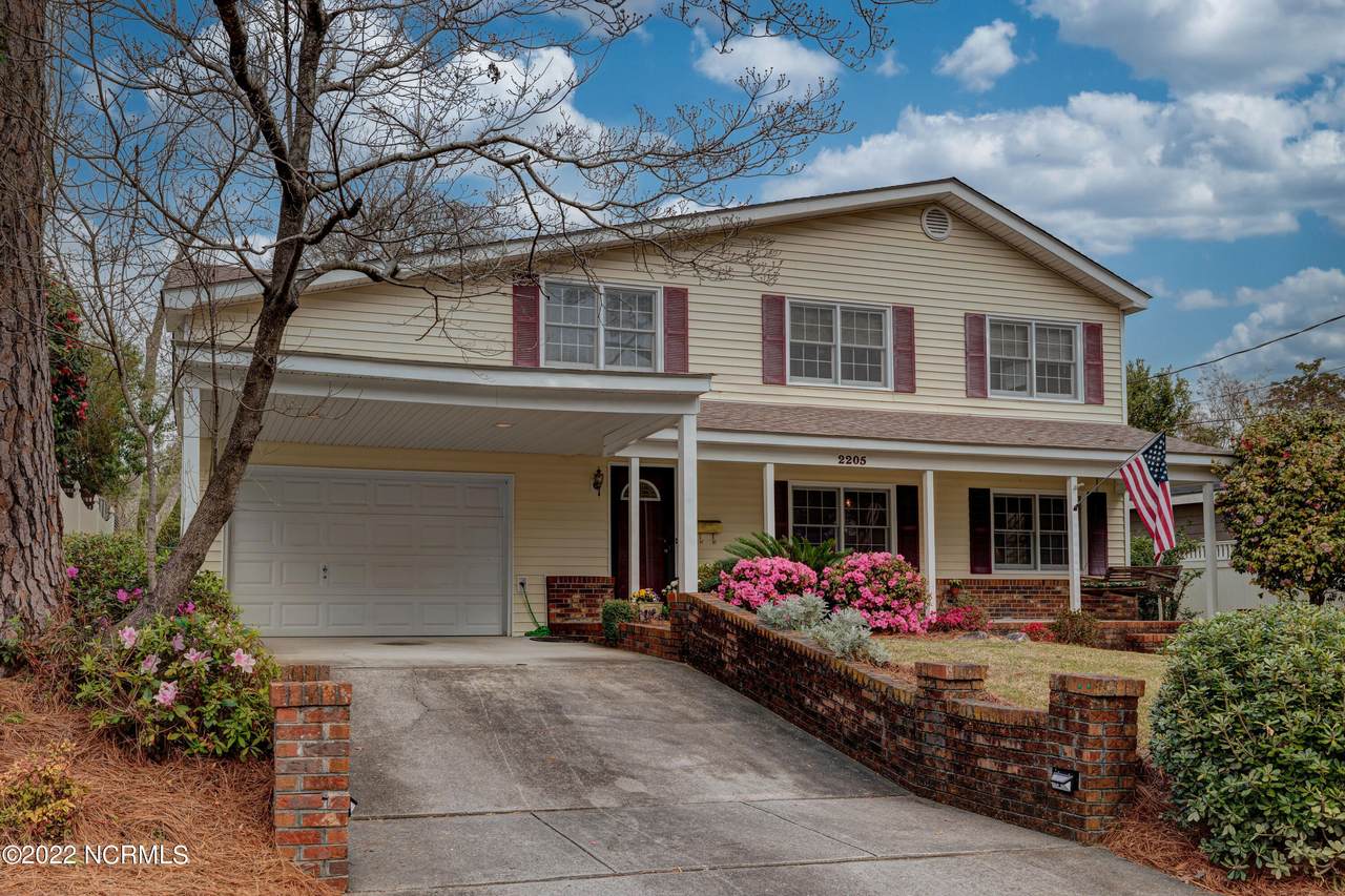 2205 Carlton Avenue - Photo 1